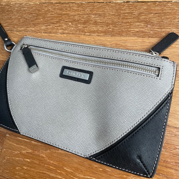 CALVIN Klein Wristlet - Picture 2 of 5
